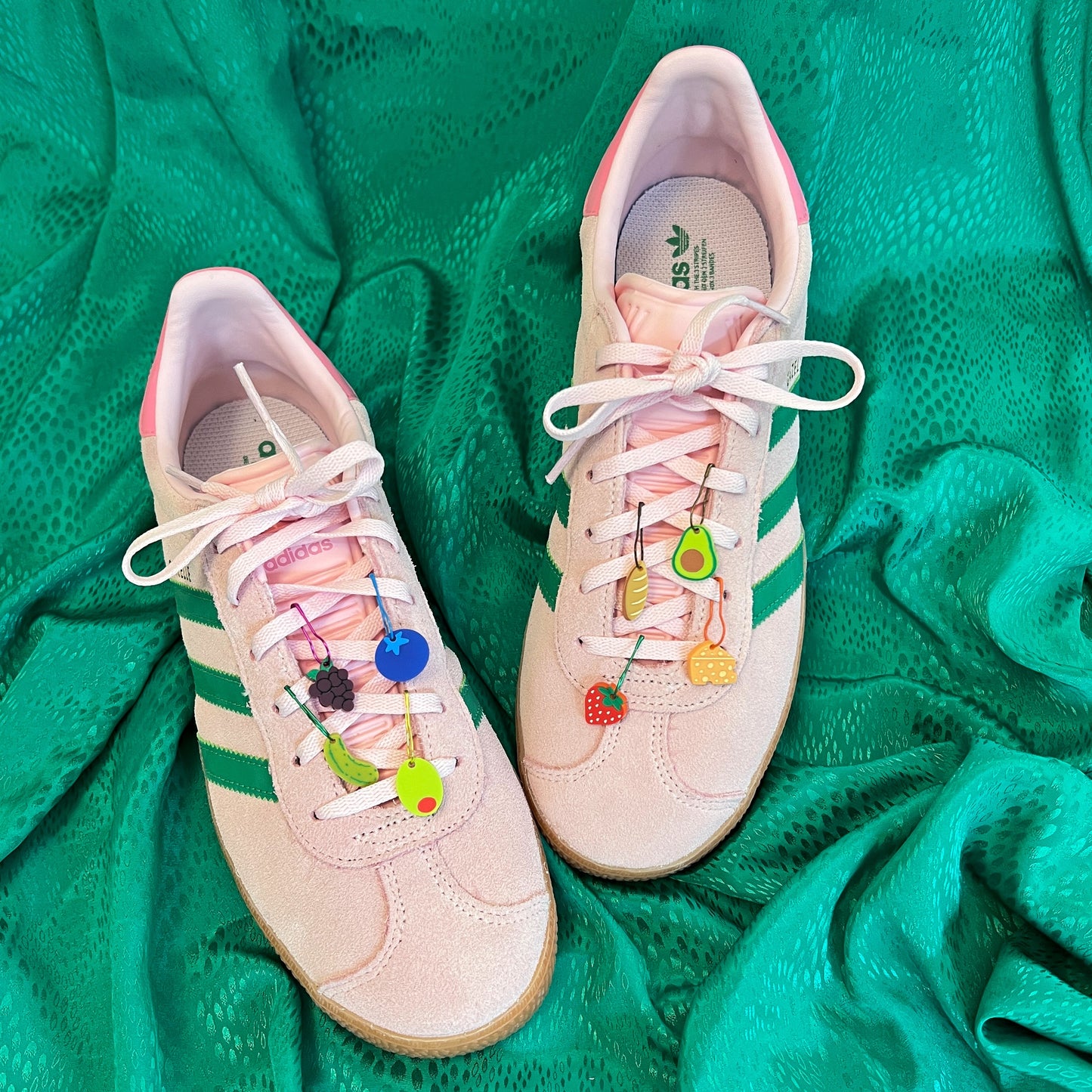 Picnic basket shoelace charms (all 8 charms)