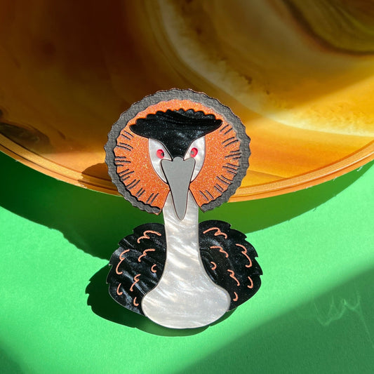 Pūteketeke brooch or magnet