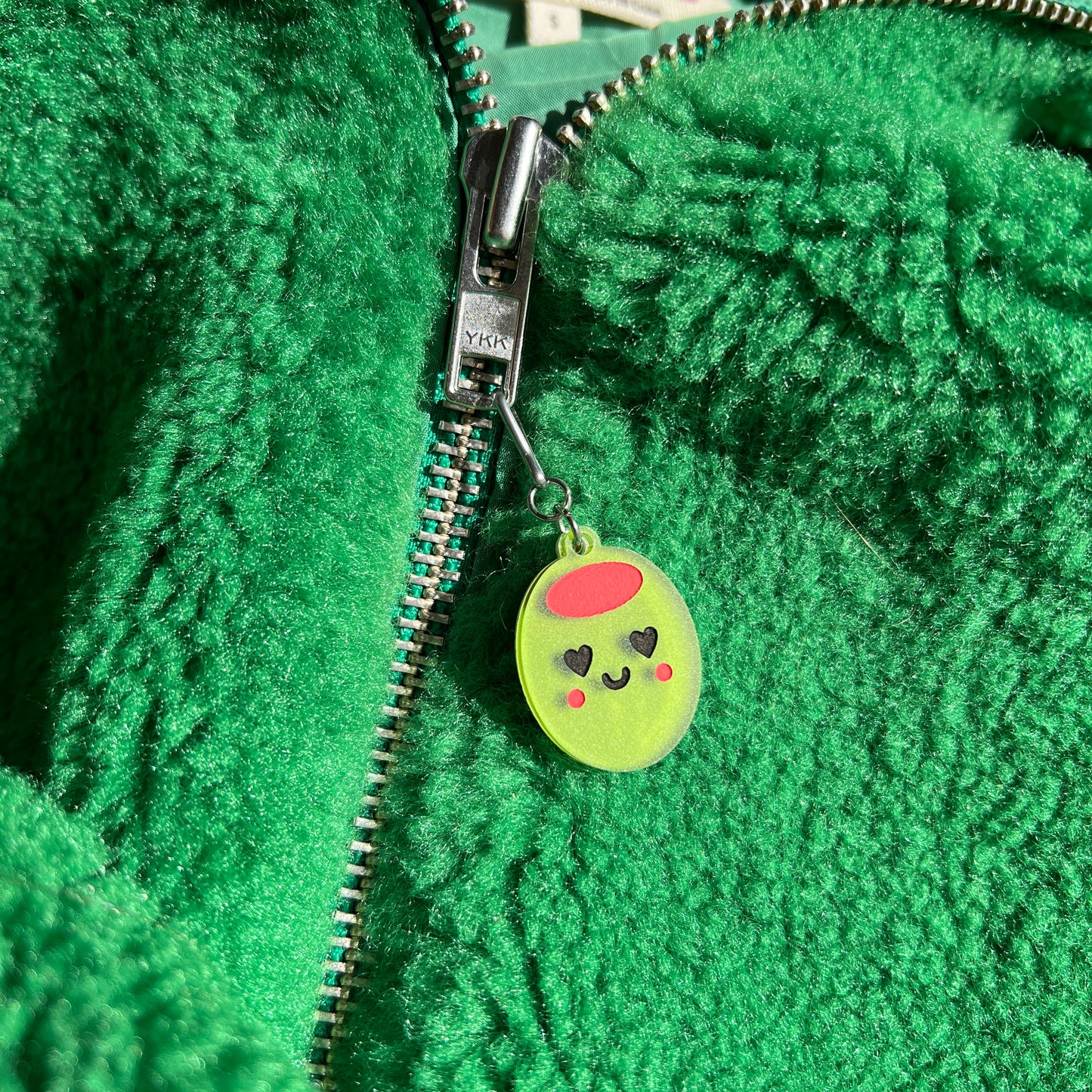 Olive zipper pull